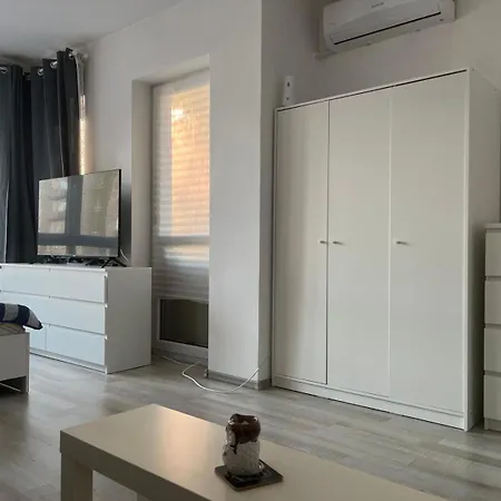 Apartment One Rent *